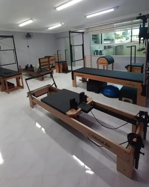 Reformer e aparelhos do estúdio